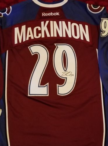 NATHAN MACKINNON SIGNED COLORADO AVALANCHE JERSEY AUTO FRAMEWORTH COA RBK NEW