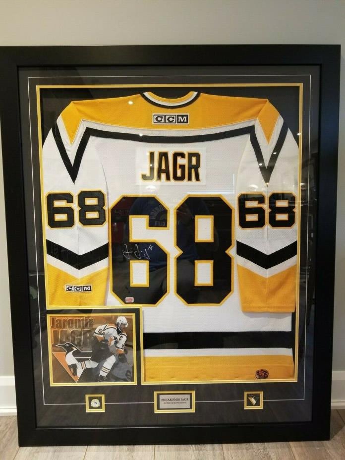 JAROMIR JAGR AUTOGRAPHED SIGNED FRAMED HOCKEY JERSEY PITTSBURGH PENGUINS COA