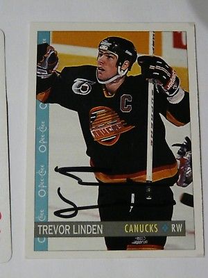 Trevor Lindon Vancouver Canucks autographed card #3
