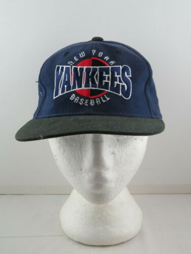 New York Yankees Hat (VTG) - Two Tone Script by Starter - Adult Snapback