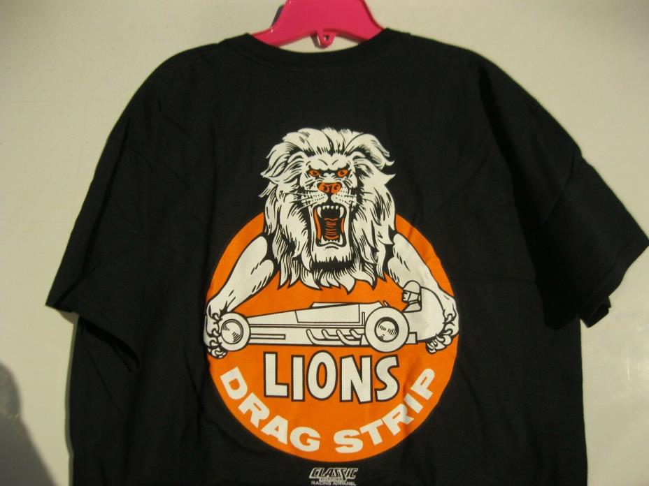 Lions Drag Strip Lion & Dragster on Back of Shirt Black XXL
