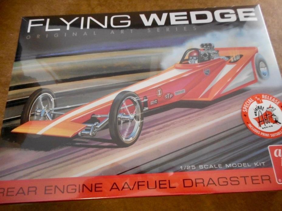 AMT 1:25TH SCALE REAR ENGINE DRAGSTER PLASTIC MODEL KIT NEW / SEALED