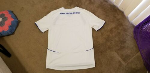 Manchester united Soccer Jersey White Size Medium