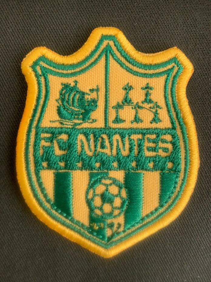 FRENCH SOCCER TEAM FC NANTES PATCH SEW NEW (B98)