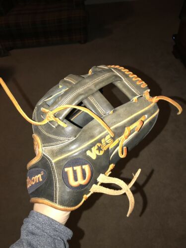 Nick Senzel Game Used Fielders Glove Photomatched