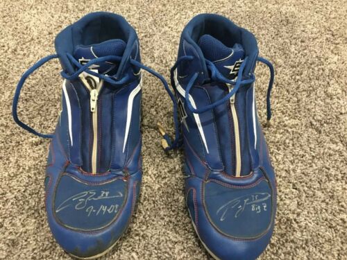 Carlos Zambrano Cubs game used autograhed cleats / shoes