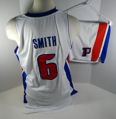 2013-14 Detroit Pistons Josh Smith #6 Game Used White Jersey Shorts