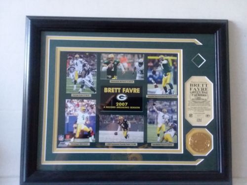 The Highland Mint Brett Favre Green Bay Packers 2007 Record Held Frame Picture