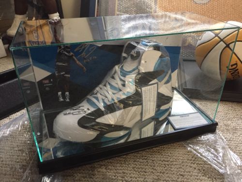 NBA AUTHENTIC SHAQ O’NEAL AUTOGRAPHED SHOE AND CASE BY STEINER