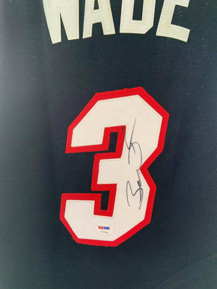 Dwyane Wade Auto Signed Swingman Miami Heat Jersey PSA/DNA Authenticated!!!