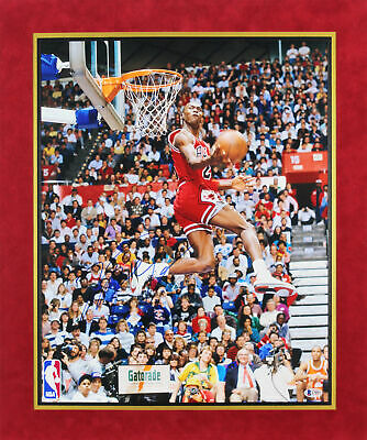 Bulls Michael Jordan Authentic Signed 16x20 Matted Photo BAS #A78912