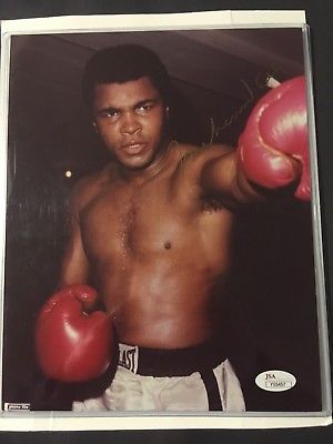 Muhammad ALI Signed JSA COA 8x10 EXTREMELY RARE Photo GOLD PEN VINTAGE AUTO