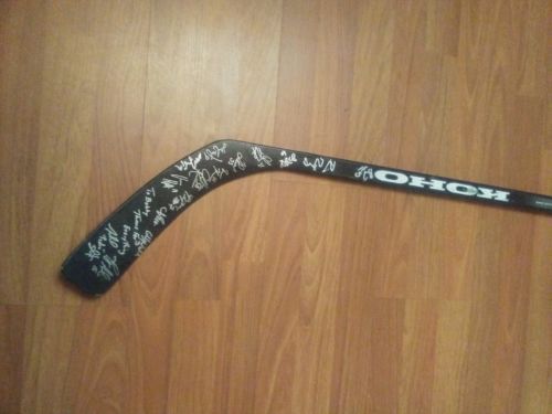 Team Signed Hockey Stick in Excellent Condition!