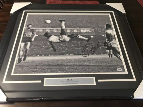 Pele Leaf PSA/DNA Authenticated Autographed  Matted Framed 16 X 20 Photo