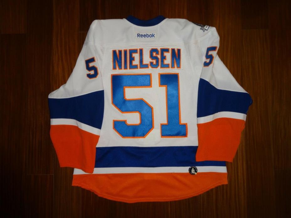 Game Worn Frans Nielsen New York Islanders 2011-2012 Set 3 Away Jersey Red Wings