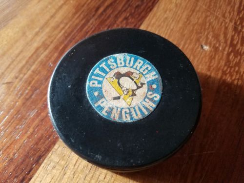 Rare Pittsburg penguins art ross - converse nhl official game hockey puck