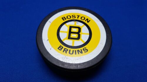 VINTAGE BOSTON BRUINS 1980s NHL Hockey Puck VICEROY