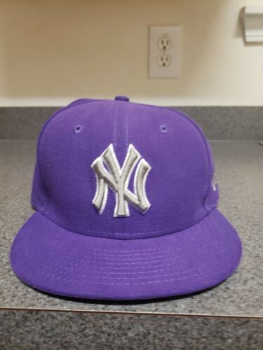 New York Yankees New Era 59Fifty MLB Cap Fitted Size 7 Hat Purple