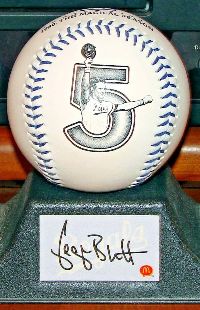 Two (2) George Brett 1999 MLB Hall OF Fame Foto Baseballs Red & Blue McDonald's