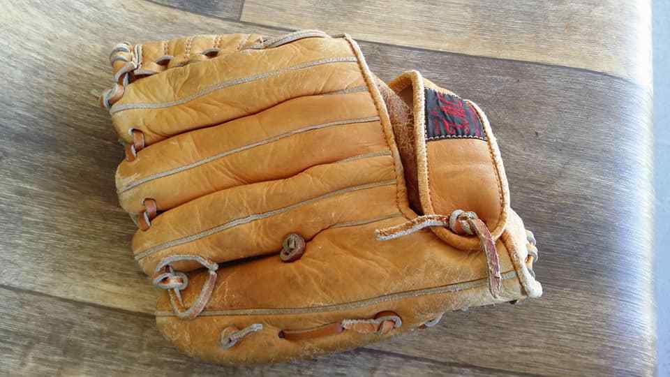 VTG BOY'S BASEBALL GLOVE TMC LEATHER 10 1/2