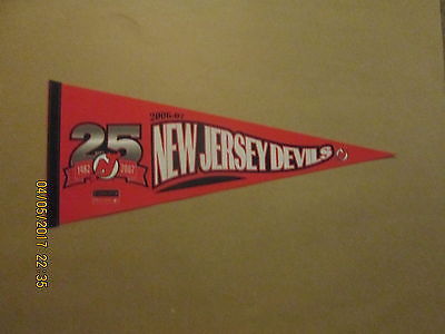 NHL New Jersey Devils Vintage 1982 2007 25 Seasons Logo Hockey Pennant