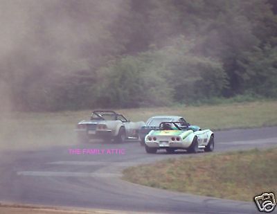 CONVERTIBLE CORVETTES DATSUN RACE CAR IN THE TURN RACING PHOTO ROAD COURSE 1980