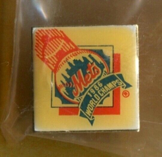 RARE Vintage New York Mets Baseball '1986 World Champs' Champions Hat Lapel Pin