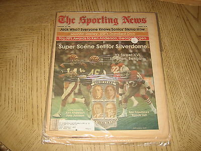 January 23, 1982 The Sporting News Newspaper-Ken Anderson/Ronnie Lott
