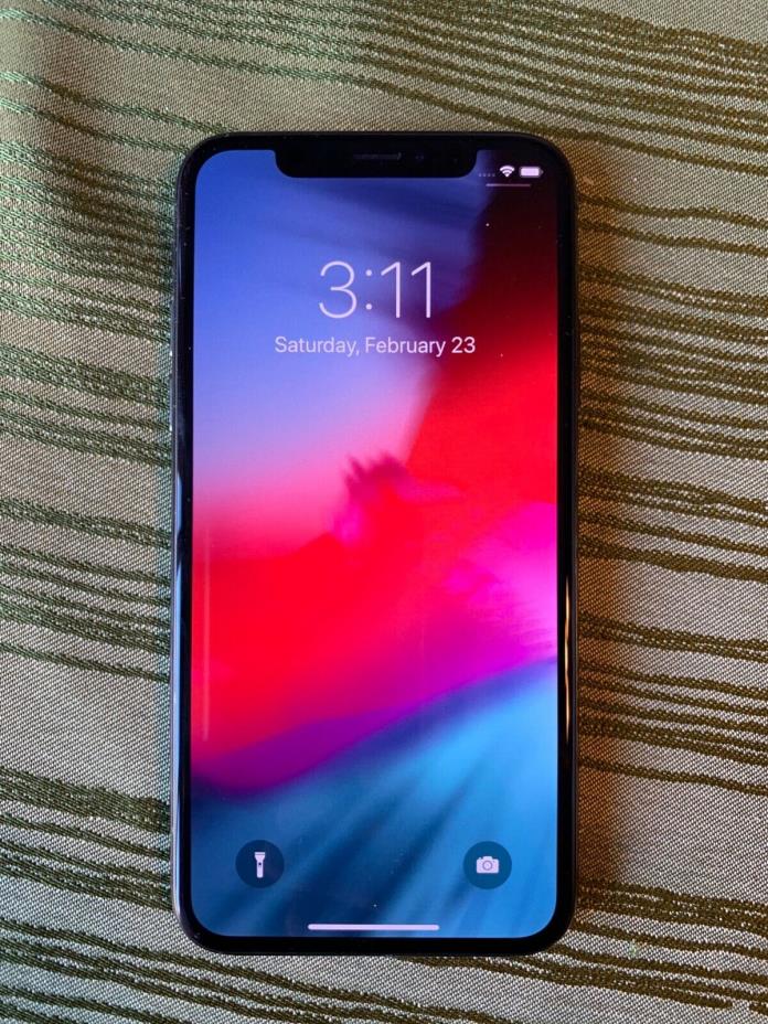 iphone x 64gb unlocked grey. Refurbished,no cracks or scratches. Awesome camera
