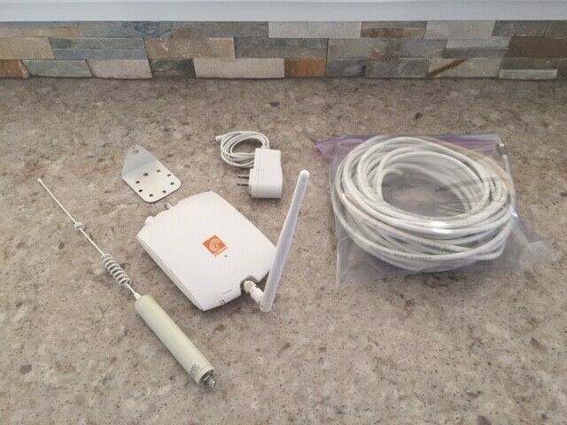 Cell Phone Signal Booster ZBoost ZB545 working, used
