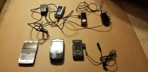 Lot of 5 Various Vintage Verizon Cell Phones