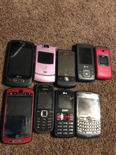 Lot of 9 Flip Phones Blackberry Motorola LG Cellular Untested