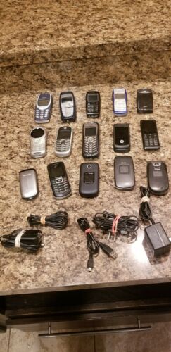 Lot Of 15 Assorted Smartphones Cellphones, Some Tested,For Parts Or Repair