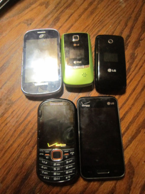 Lot Of 5 Old Cell phones Samsung LG