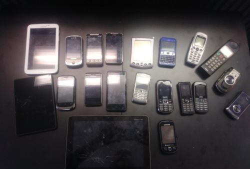 Lot of 21 Used phones/tablet/ GOLD Scrap Resale Parts  Blackberry pda Etc