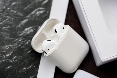 Apple AirPods Wireless Earbuds