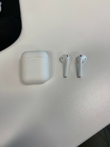 Apple AirPods - Excellent Condition