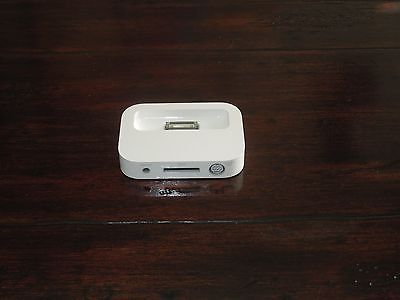2003 Apple Desktop Docking Station/Charger Line out & S-Video Out Perfect