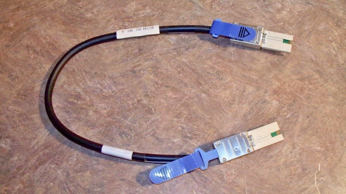 HP External Mini SAS 0.5m Cable PN: 407344-001 Spare PN: 408765-001