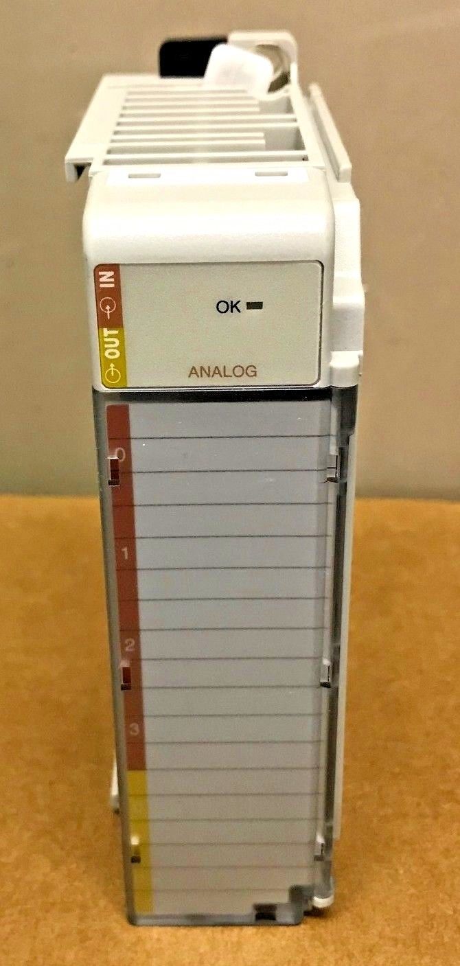 Allen Bradley 1769-IF4FXOF2F 1769-1F4FX0F2F CompactLogix I/O Module Analog Fast