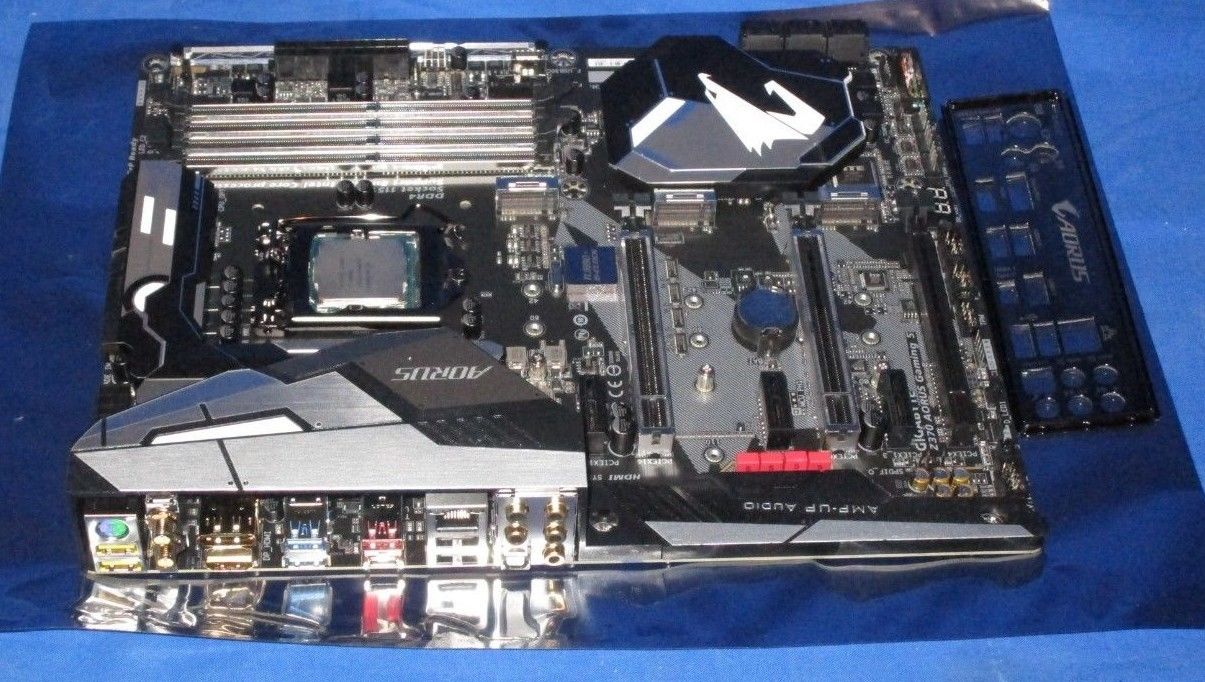 GIGABYTE Z370 AORUS Gaming 5 + Intel Core I7 8086k 4.0 GHZ CPU Free Shipping