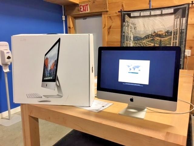 Apple iMac 4K 21.5” Desktop 2015 MK452LL/A Core i5 3.1Ghz 16GB Ram 1TB + Box