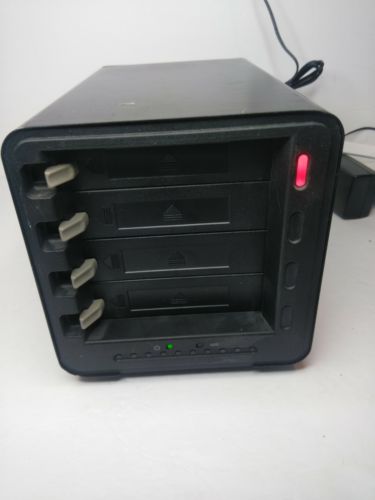 DROBO Data Robotics DR04D-U 4-bay 8TB Storage RAID5 Backup