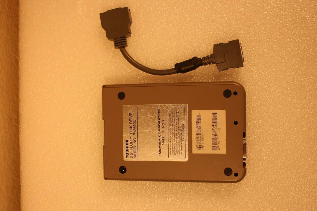 Toshiba Laptop External Floppy Drive PA2652U - Original (3 1/2