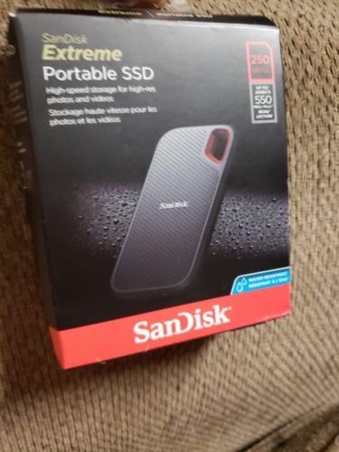 NEW - SanDisk Extreme Portable SSD 250gb Storage #SDSSDE60 - Data Storage