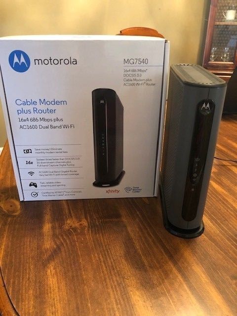 Motorola MG7540 16x4 Cable Modem Plus AC1600 Dual Band Wi-Fi Gigabit Router, 686