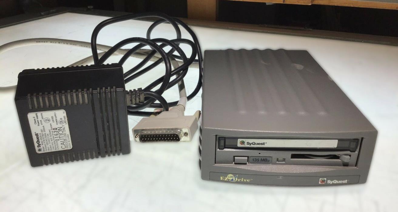 SyQuest EZ Drive 135 MB. Parallel Port Zip Drive (1 Disc Included)