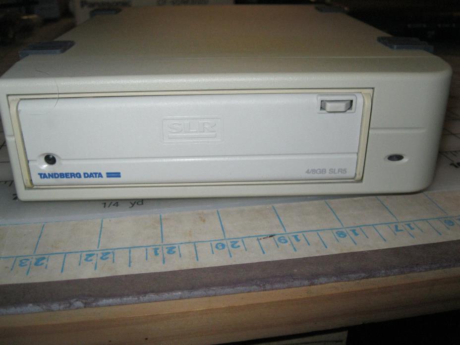 TANDBERG SLR5 EXT EXTERNAL SCSI DATA TAPE DRIVE 4/8GB SLR