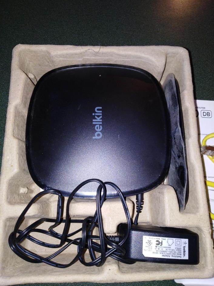 Belkin N450 DB Wi-Fi Dual-Band N Router (F9K1105V3) With Box and Instructions