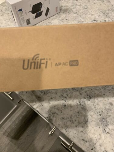 Ubiquiti Networks UniFi 802.11ac Dual-Radio Pro Access Point ***BRAND NEW***